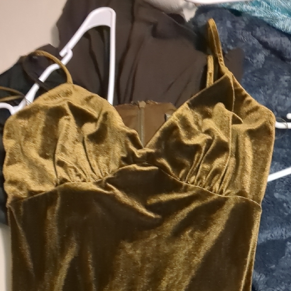 Elegant Velvet Gold Women's Top